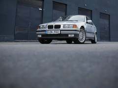 BMW 323i E36