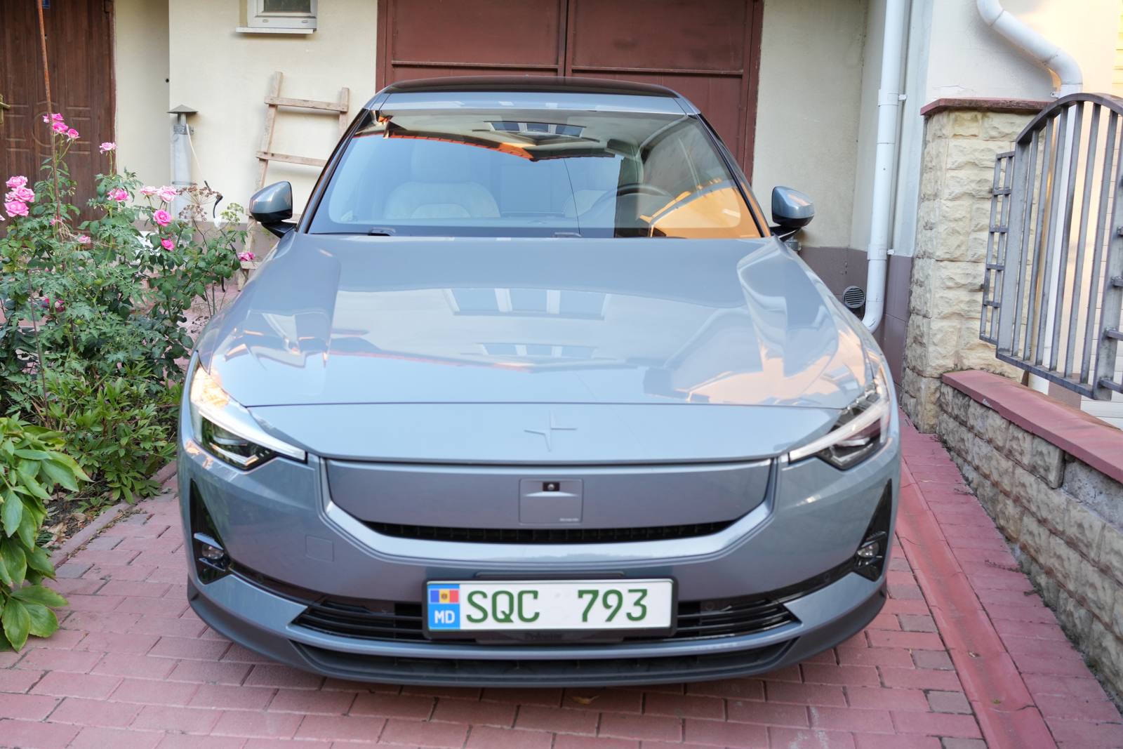 Polestar 2 from the front, at home