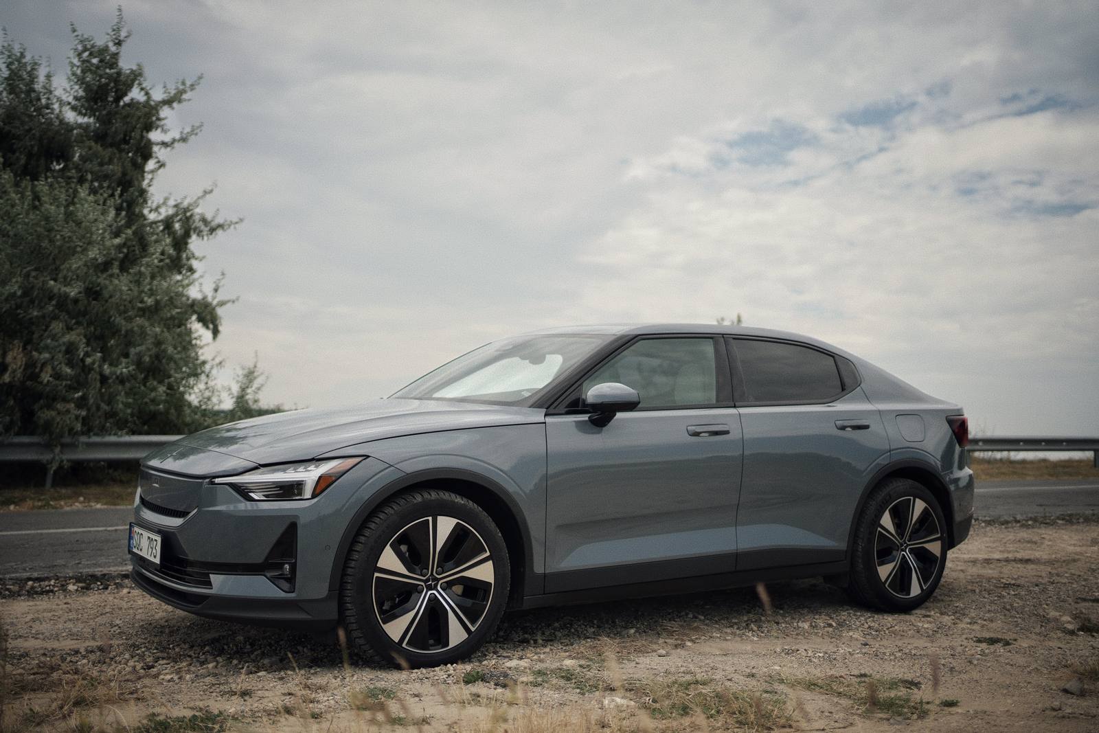 Polestar 2 on the road to Orheiul Vechi